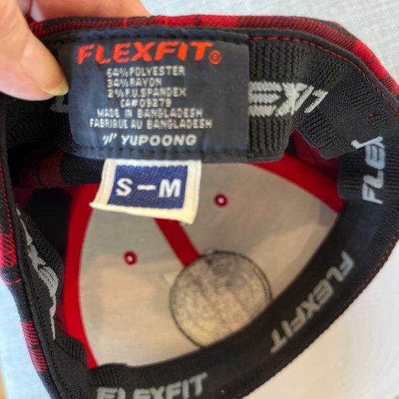 Peaked cap - Picture 3 of 3